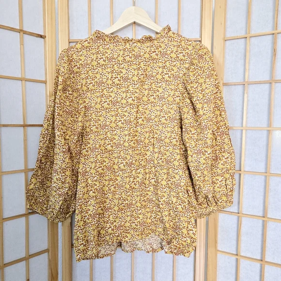 NWT Universal Thread Floral Yellow Women's Top (M) - Picture 2 of 5